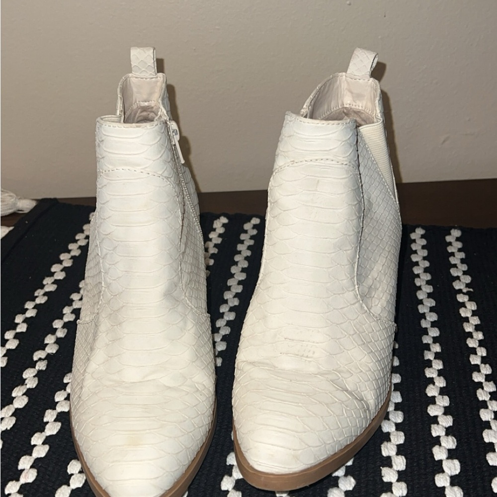 •Altar’d State boots. Size 9.